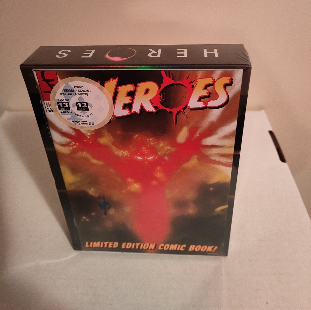 NWT Heroes Season 1 limited edition DVD plus comic book - Picture 3 of 5